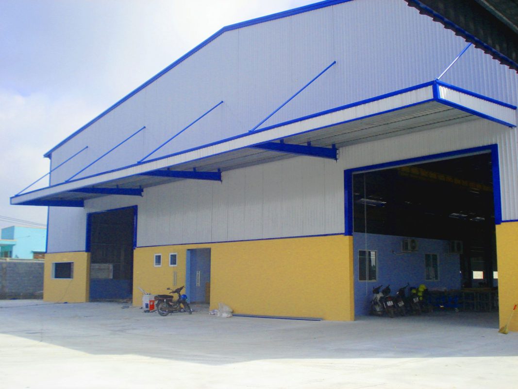 Thi công mái hiên nhà xưởng tại Quảng Ngãi