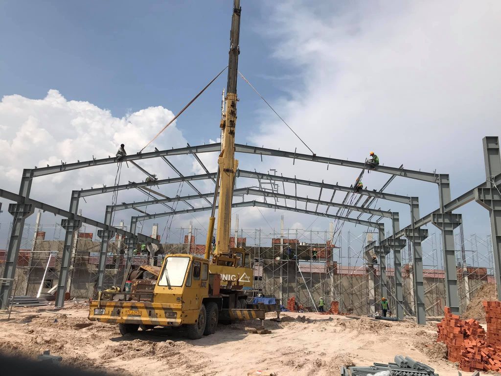 Thi công mái hiên nhà xưởng tại Đắk Lắk